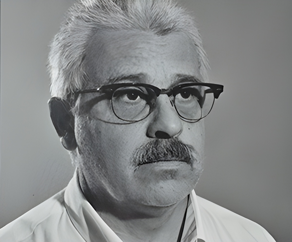 Escritor Carlos Fariello Gamarra