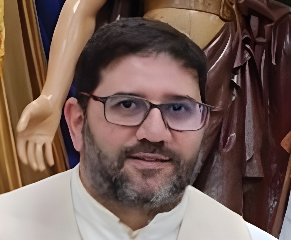 Escritor Crhistian Sessarego