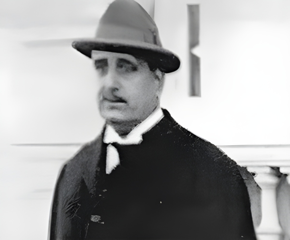 Escritor Julio Martínez Lamas